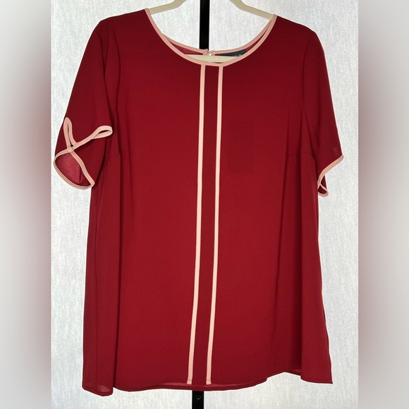 Modcloth Tops - ModCloth Retro Style Cranberry Short Sleeve with Pink Piping Top - NWT